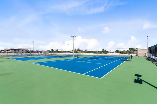 899 Jeffery Street 201, Boca Raton, FL 33487