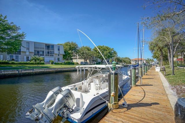 899 Jeffery Street 201, Boca Raton, FL 33487