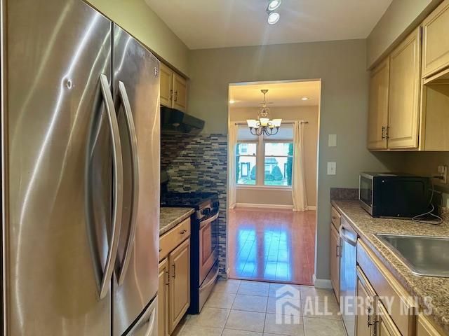 7 Heritage Square, Sayreville, NJ 08872