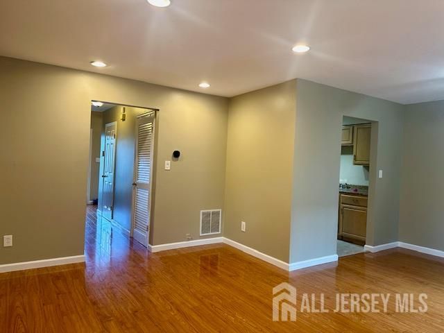 7 Heritage Square, Sayreville, NJ 08872