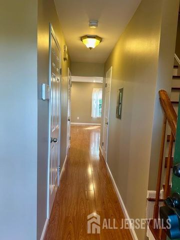 7 Heritage Square, Sayreville, NJ 08872