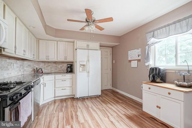 1098 GRANDVIEW DR, Pine Hill, NJ 08021