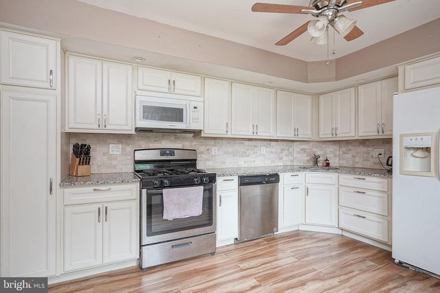 1098 GRANDVIEW DR, Pine Hill, NJ 08021