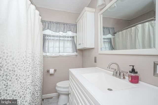 1098 GRANDVIEW DR, Pine Hill, NJ 08021
