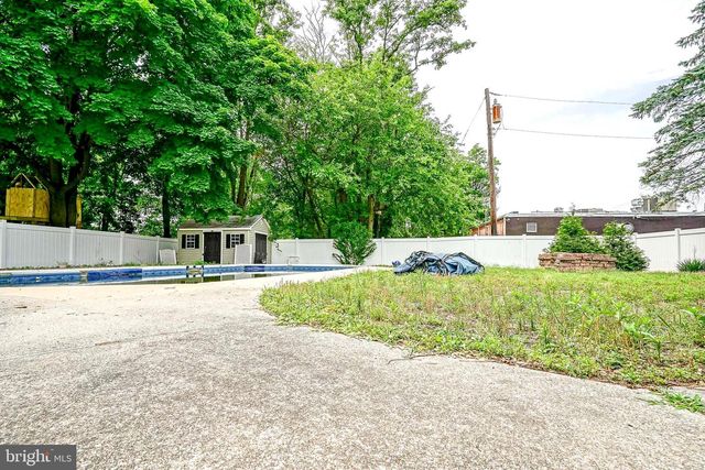 1098 GRANDVIEW DR, Pine Hill, NJ 08021