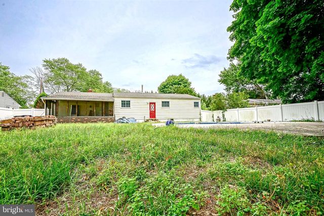 1098 GRANDVIEW DR, Pine Hill, NJ 08021