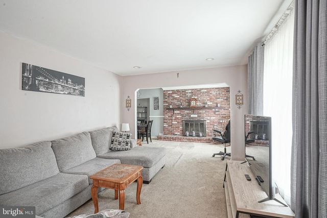 1098 GRANDVIEW DR, Pine Hill, NJ 08021