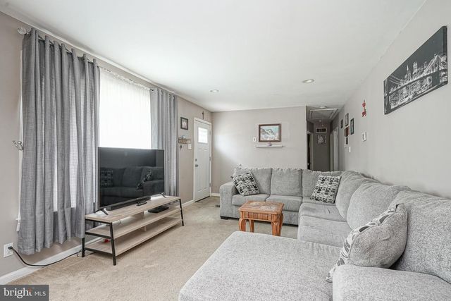1098 GRANDVIEW DR, Pine Hill, NJ 08021