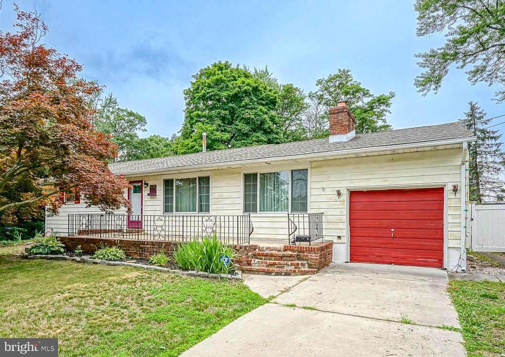 1098 GRANDVIEW DR, Pine Hill, NJ 08021