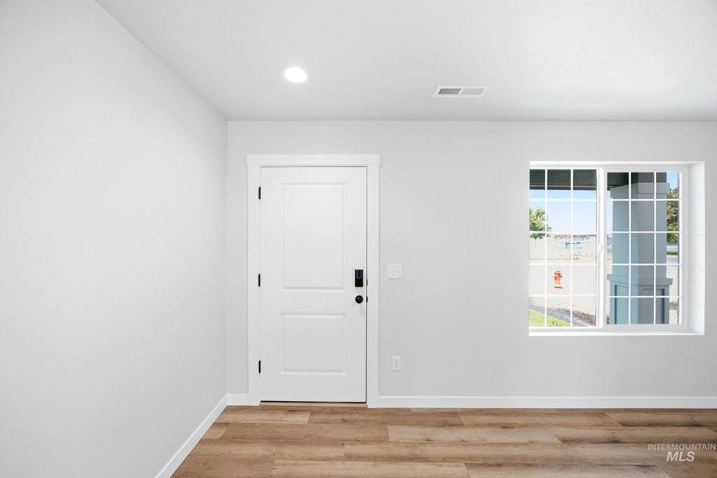15352 Patriot Ave, Nampa, ID 83651 photo 2