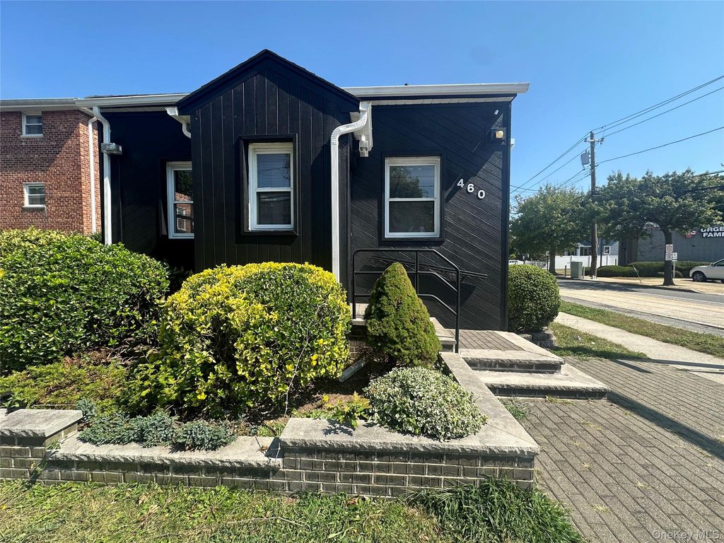 460 Atlantic Avenue R, East Rockaway, NY 11518 — exterior