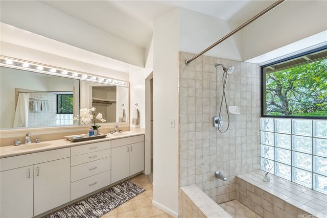 5926 Kalanianaole Highway, Honolulu, HI 96821