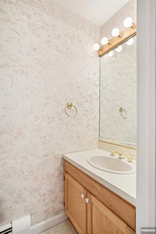 2 Eisenhower Road, Closter, NJ 07624