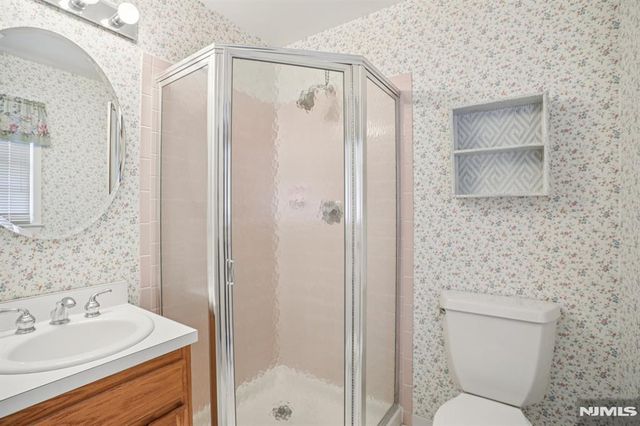 2 Eisenhower Road, Closter, NJ 07624