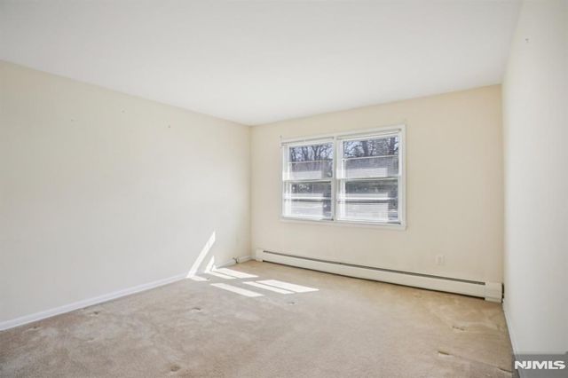 2 Eisenhower Road, Closter, NJ 07624