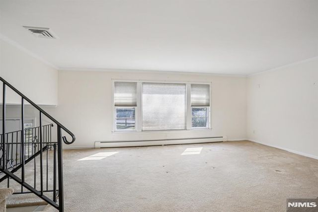 2 Eisenhower Road, Closter, NJ 07624