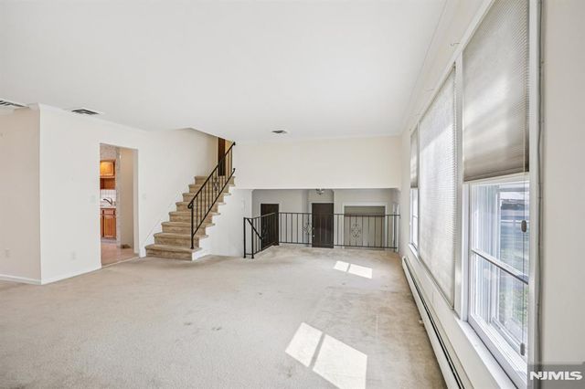 2 Eisenhower Road, Closter, NJ 07624