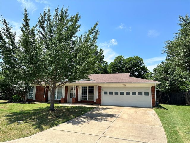 2108 Lejuan Court, Arlington, TX 76010