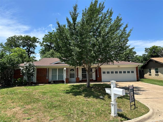2108 Lejuan Court, Arlington, TX 76010