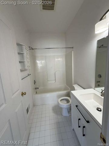 25476 Saint James, Southfield, MI 48075