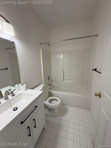 25476 Saint James, Southfield, MI 48075