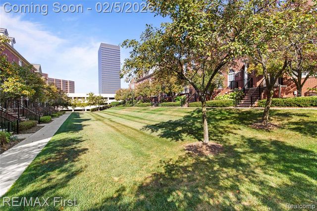 25476 Saint James, Southfield, MI 48075