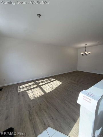 25476 Saint James, Southfield, MI 48075