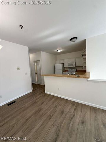 25476 Saint James, Southfield, MI 48075