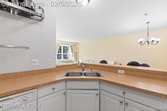 25476 Saint James, Southfield, MI 48075