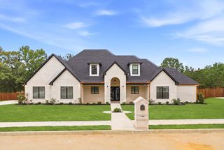 150 Waterfowl Ln., Longview, TX 75602