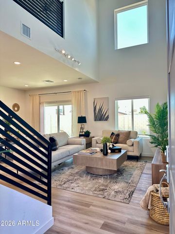 2045 E MICHIGAN Avenue 2, Phoenix, AZ 85022
