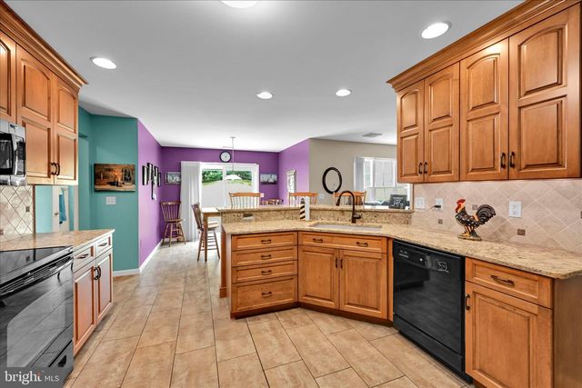 858 WATER EDGE CT, Lebanon, PA 17046