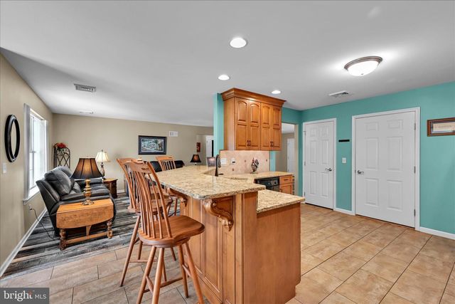 858 WATER EDGE CT, Lebanon, PA 17046