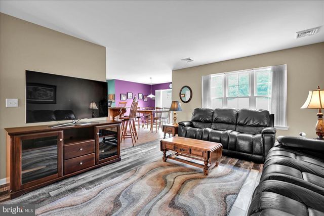 858 WATER EDGE CT, Lebanon, PA 17046