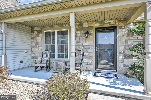 858 WATER EDGE CT, Lebanon, PA 17046