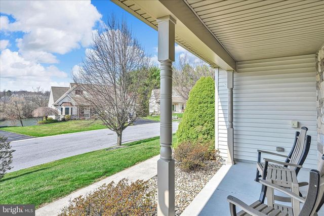 858 WATER EDGE CT, Lebanon, PA 17046