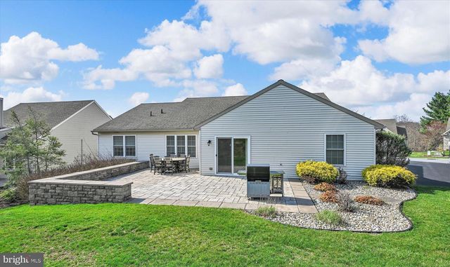 858 WATER EDGE CT, Lebanon, PA 17046