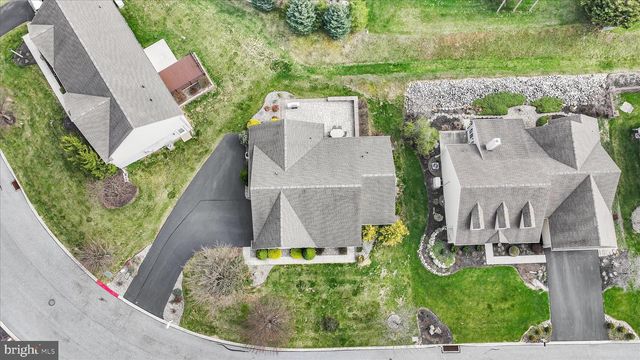 858 WATER EDGE CT, Lebanon, PA 17046