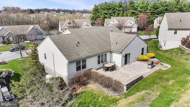 858 WATER EDGE CT, Lebanon, PA 17046