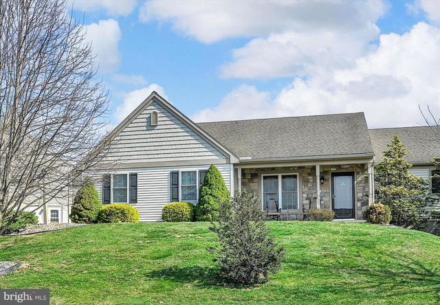 858 WATER EDGE CT, Lebanon, PA 17046