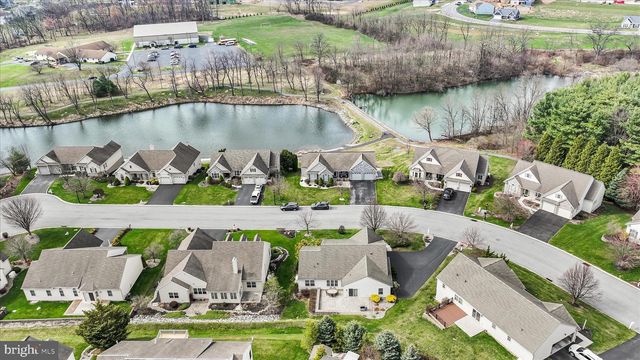 858 WATER EDGE CT, Lebanon, PA 17046