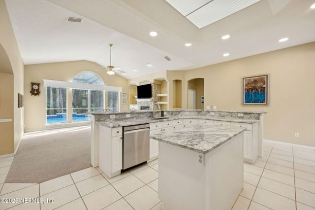 8016 WANDERING DEER Court, Jacksonville, FL 32256