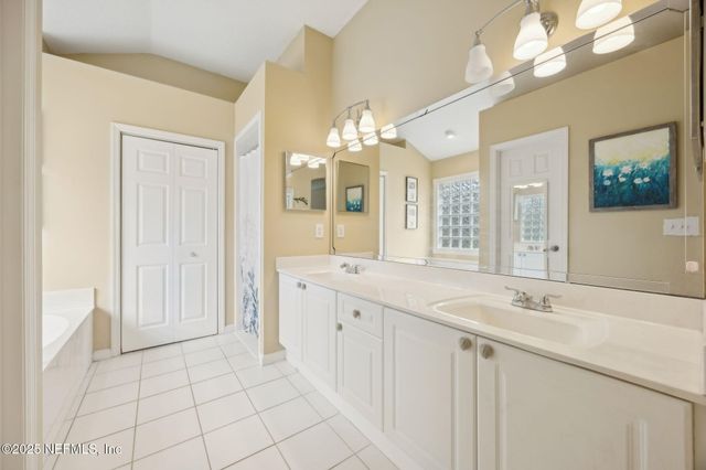 8016 WANDERING DEER Court, Jacksonville, FL 32256