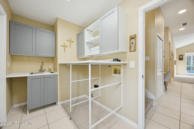 8016 WANDERING DEER Court, Jacksonville, FL 32256