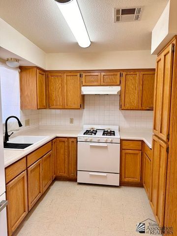 650 E Orchid St, Somerton, AZ 85350