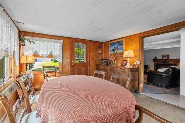 82 Point Grove Rd, Southwick, MA 01077