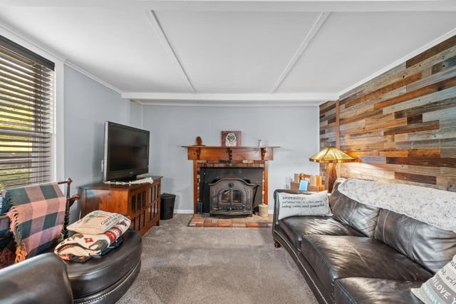 82 Point Grove Rd, Southwick, MA 01077