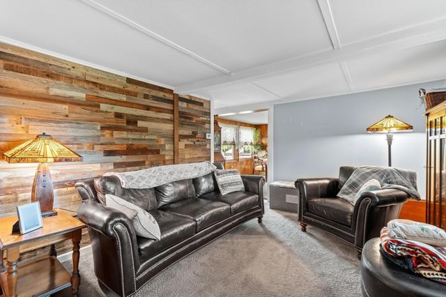 82 Point Grove Rd, Southwick, MA 01077