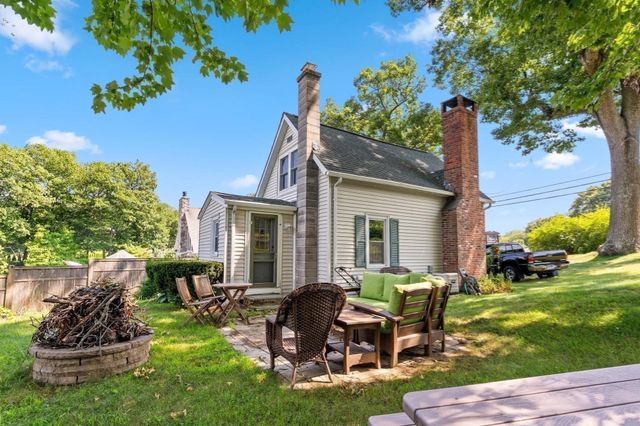 82 Point Grove Rd, Southwick, MA 01077