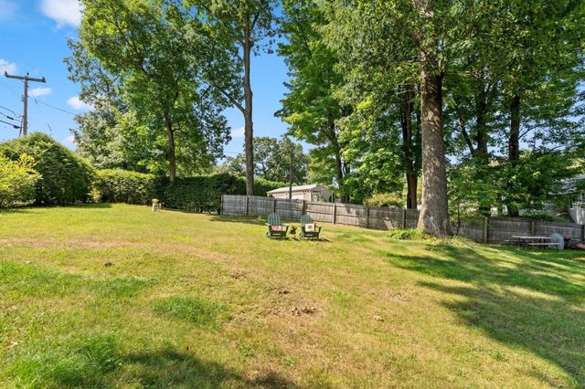 82 Point Grove Rd, Southwick, MA 01077